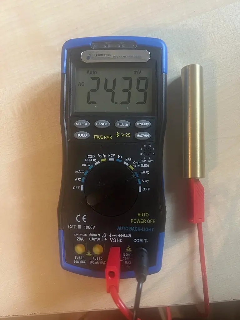 body voltage meter